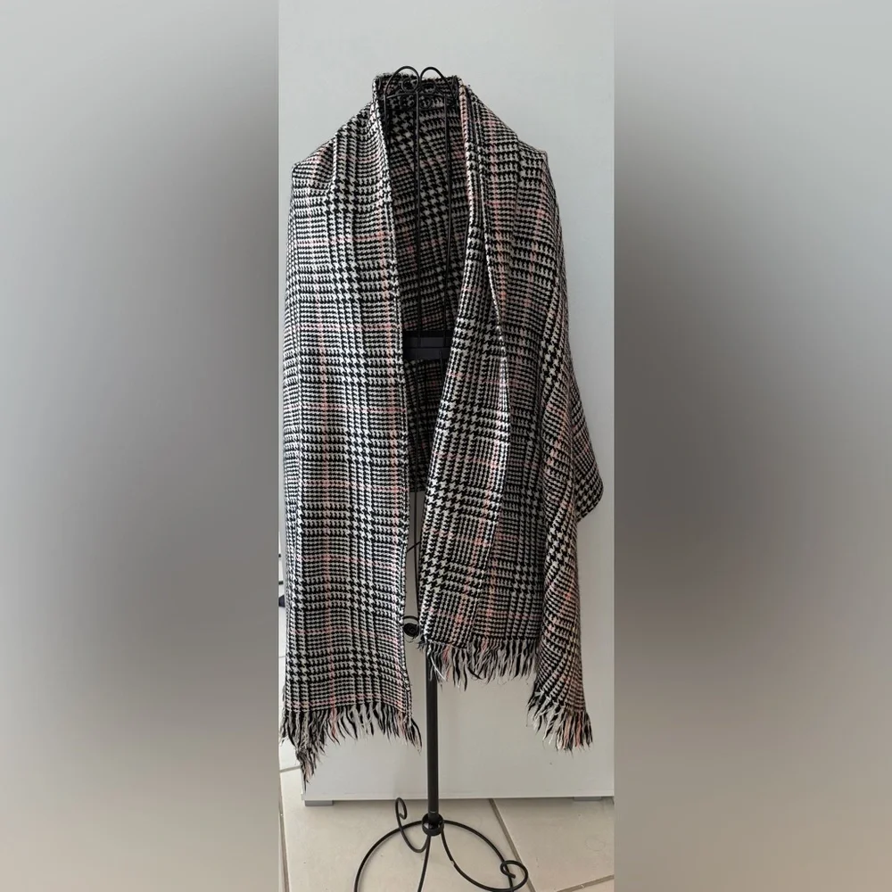 Anne Klein Vintage Wool Shawl | Red Houndstooth Plaid | 29x72 - Picture 4 of 9